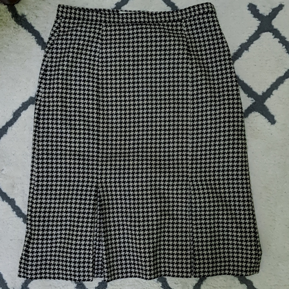 Eddie Bauer Houndstooth Wool Skirt